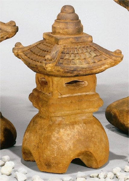 Great Roof Pagoda Lantern Small Garden Sculpture